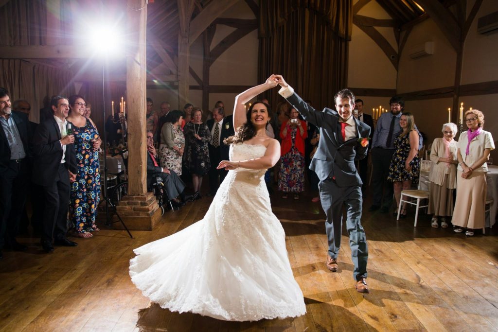 Read more about the article 5 Important Questions To Ask When You Hire A Professional Wedding DJ