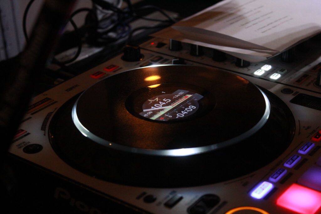 You are currently viewing Special Events | Why Book a DJ for your Special Event?